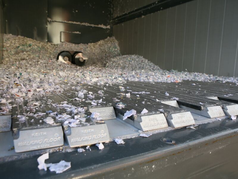 Walking floor - mobile security shredding