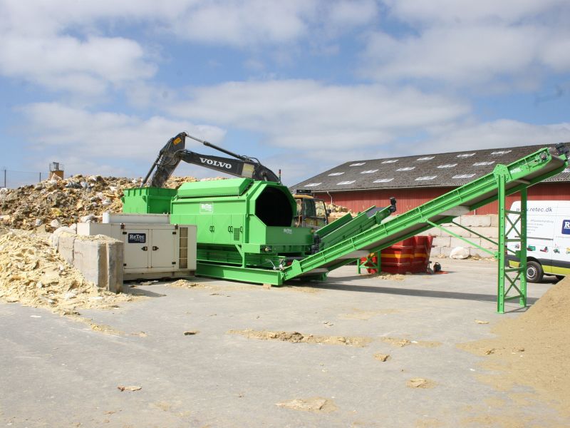 Mineral wool removal of impurities