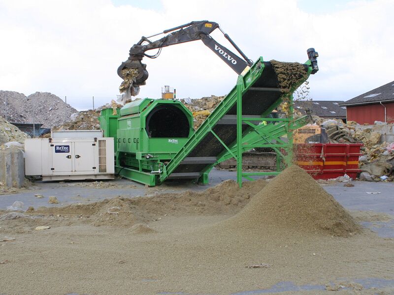 Machine for mineral wool recycling