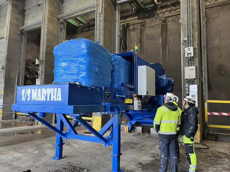 Bale opener at MEC Bioheat