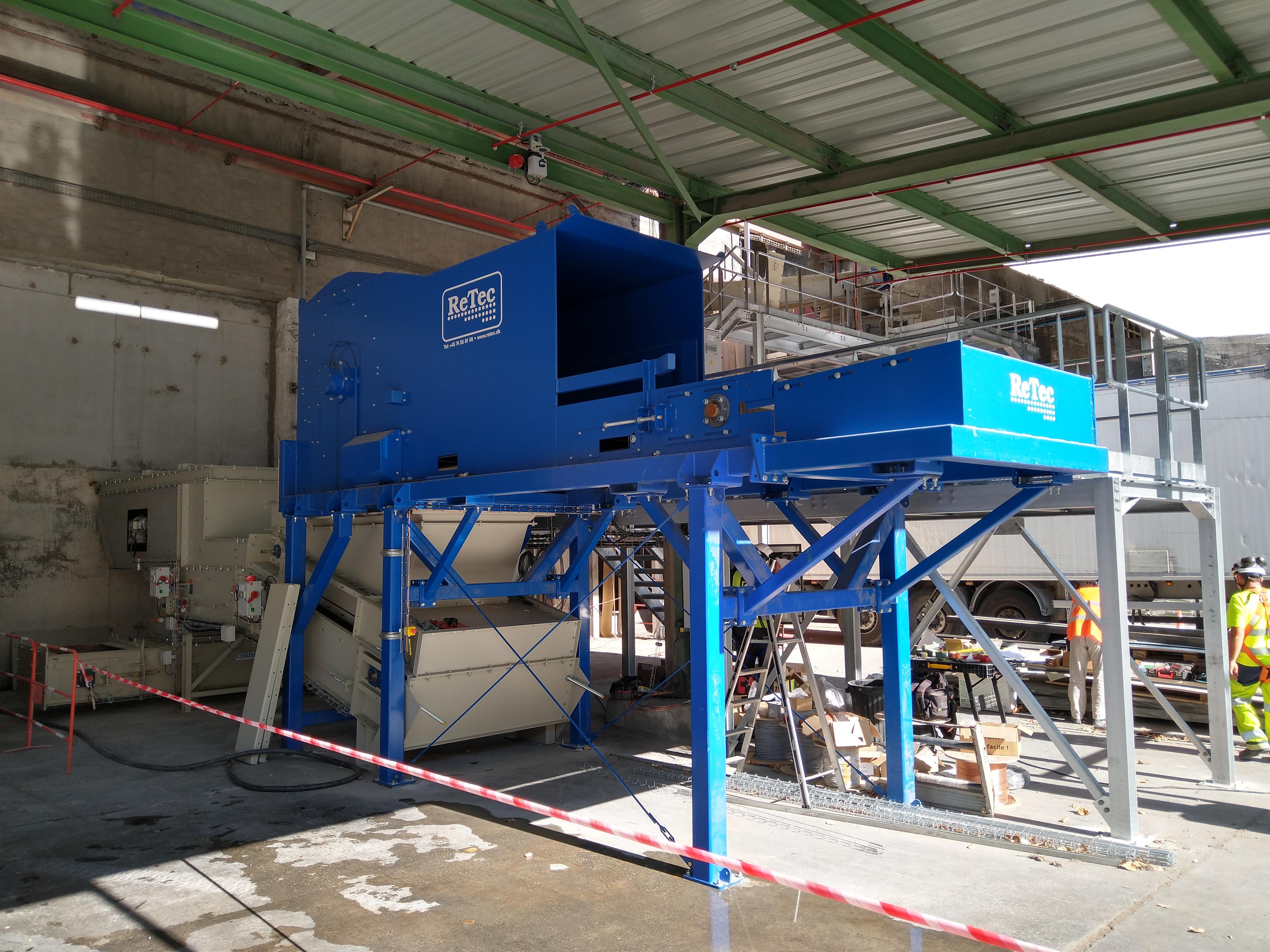 Bale opener in France